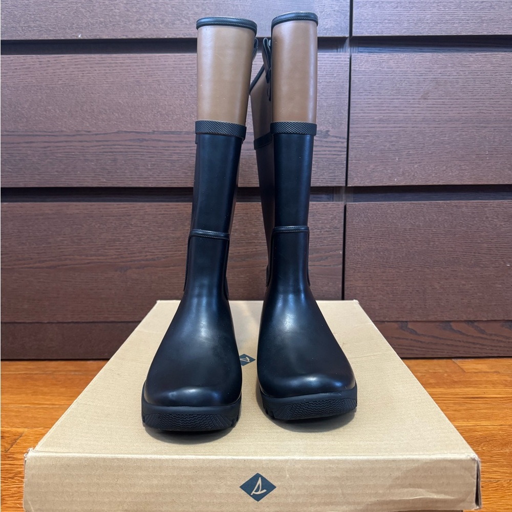 Brand new- Sperry Women s Nellie Kate Rain Boot Black. Size 6 - Picture 3 of 5